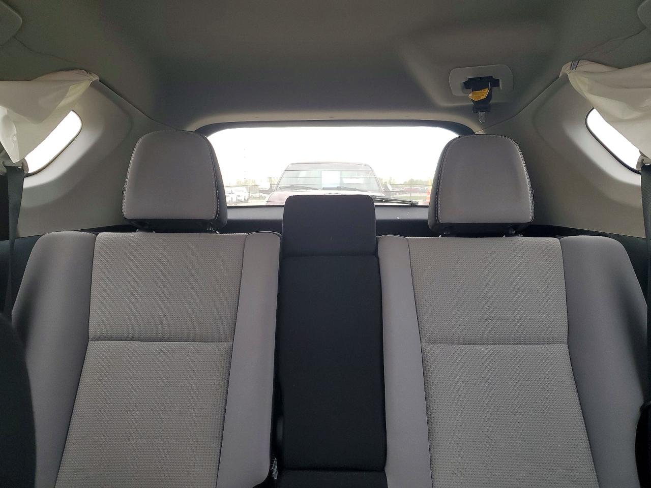 2017 TOYOTA RAV4 XLE photo 19