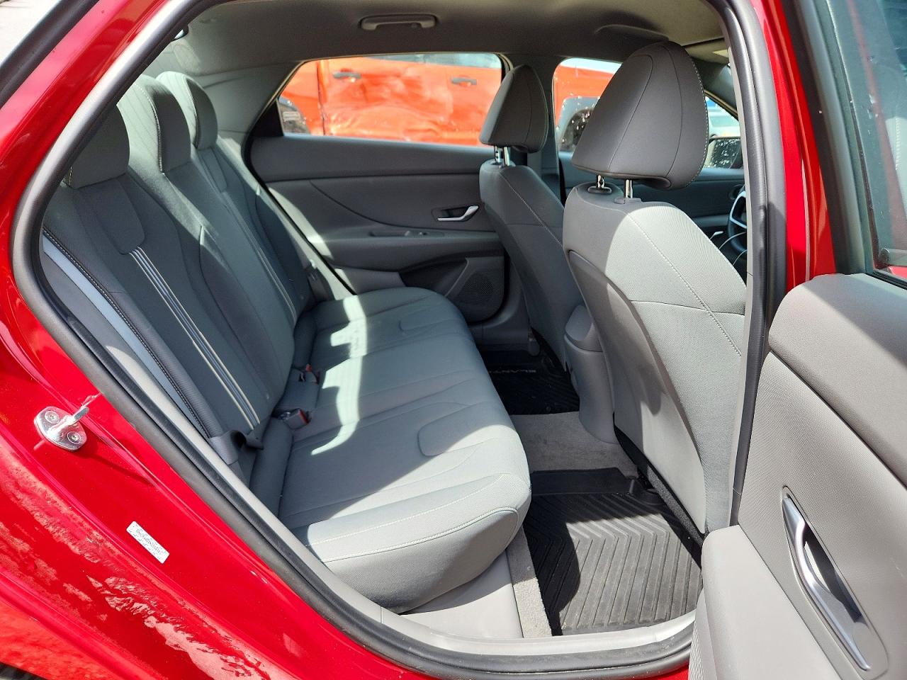 2022 HYUNDAI ELANTRA SEL photo 10