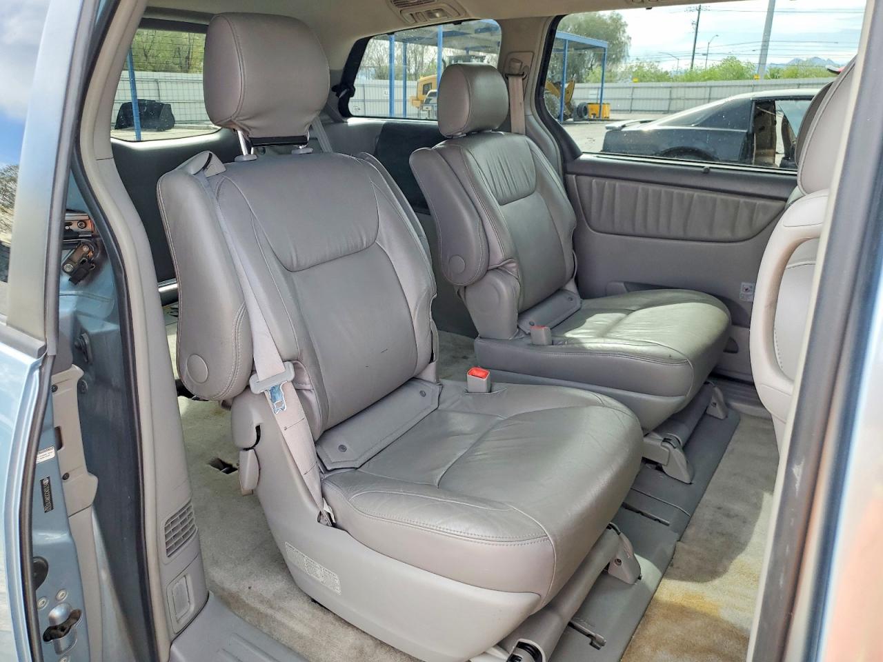2008 TOYOTA SIENNA XLE photo 31