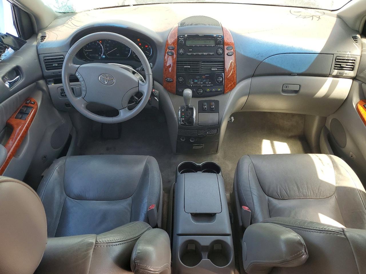 2008 TOYOTA SIENNA XLE photo 22
