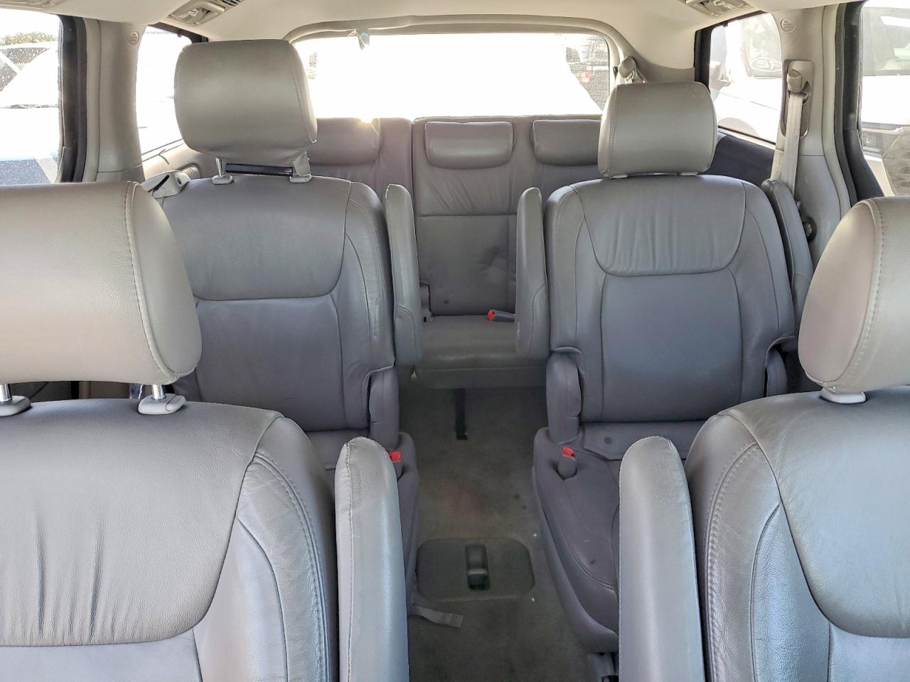 2008 TOYOTA SIENNA XLE photo 28