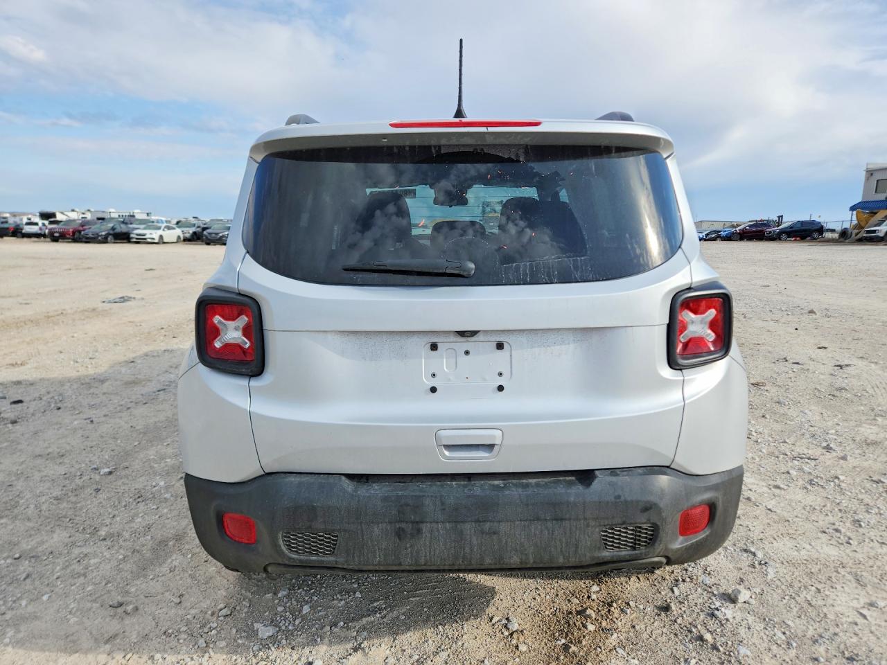 2019 JEEP RENEGADE LATITUDE photo 11