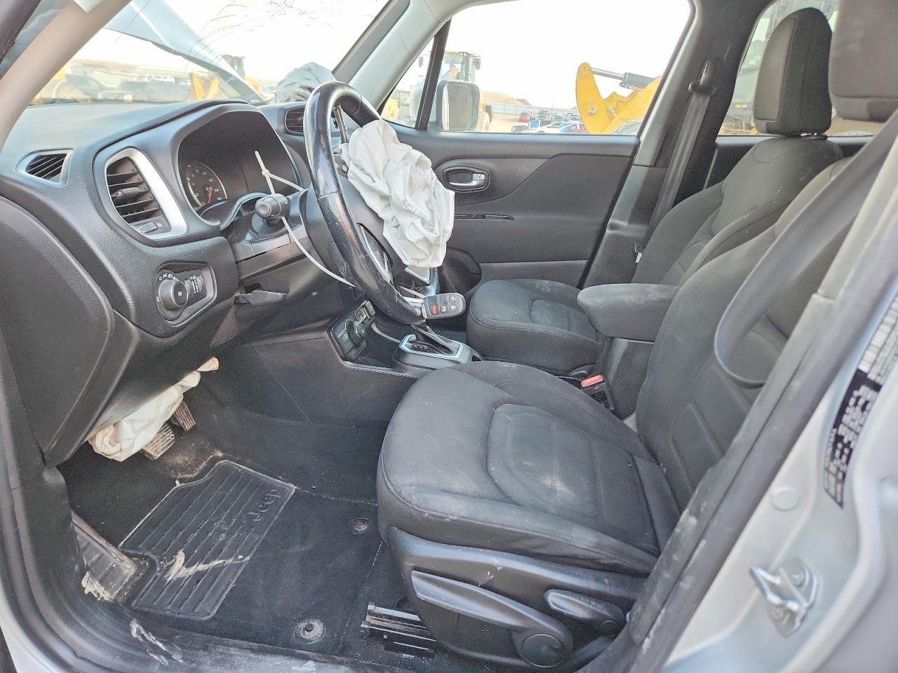 2019 JEEP RENEGADE LATITUDE photo 13