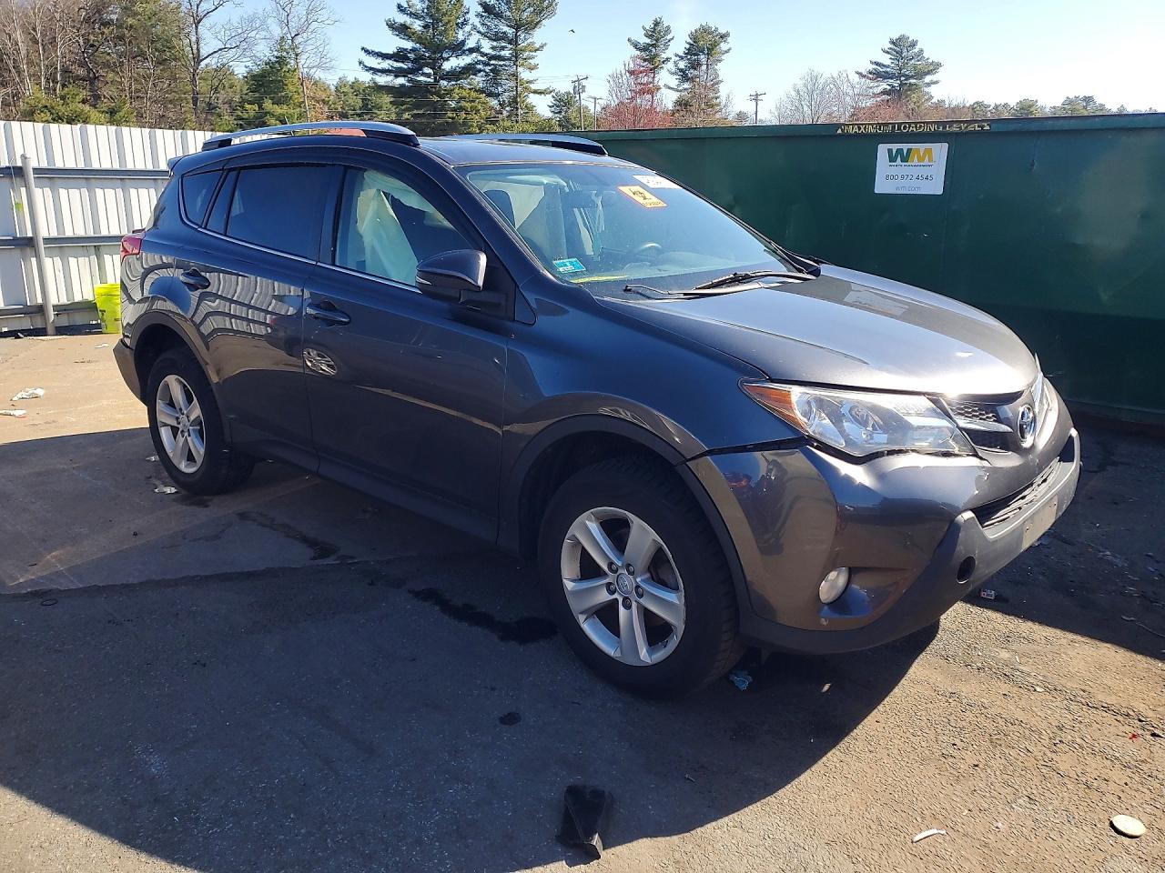 2014 TOYOTA RAV4 XLE photo 10
