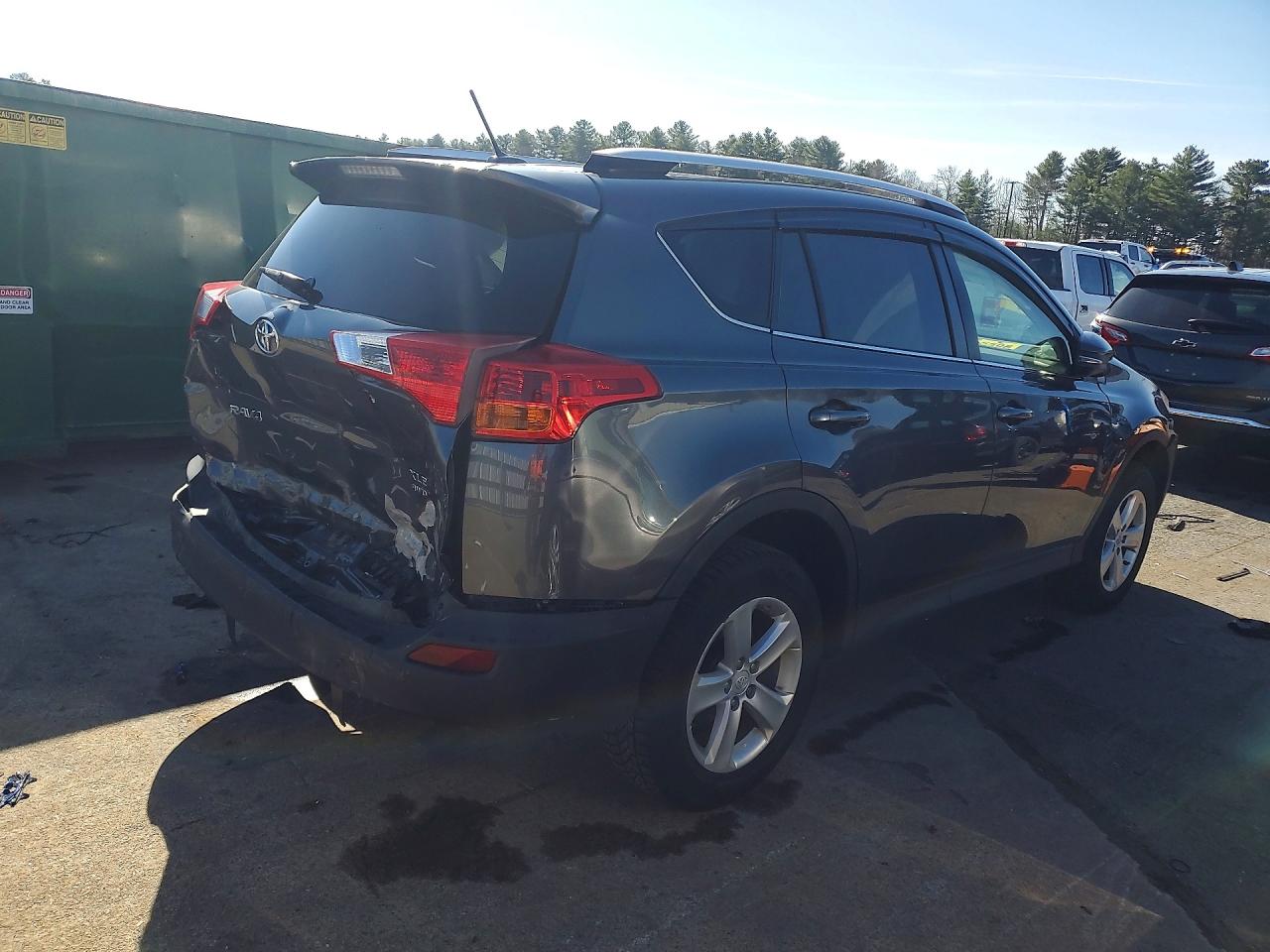 2014 TOYOTA RAV4 XLE photo 7