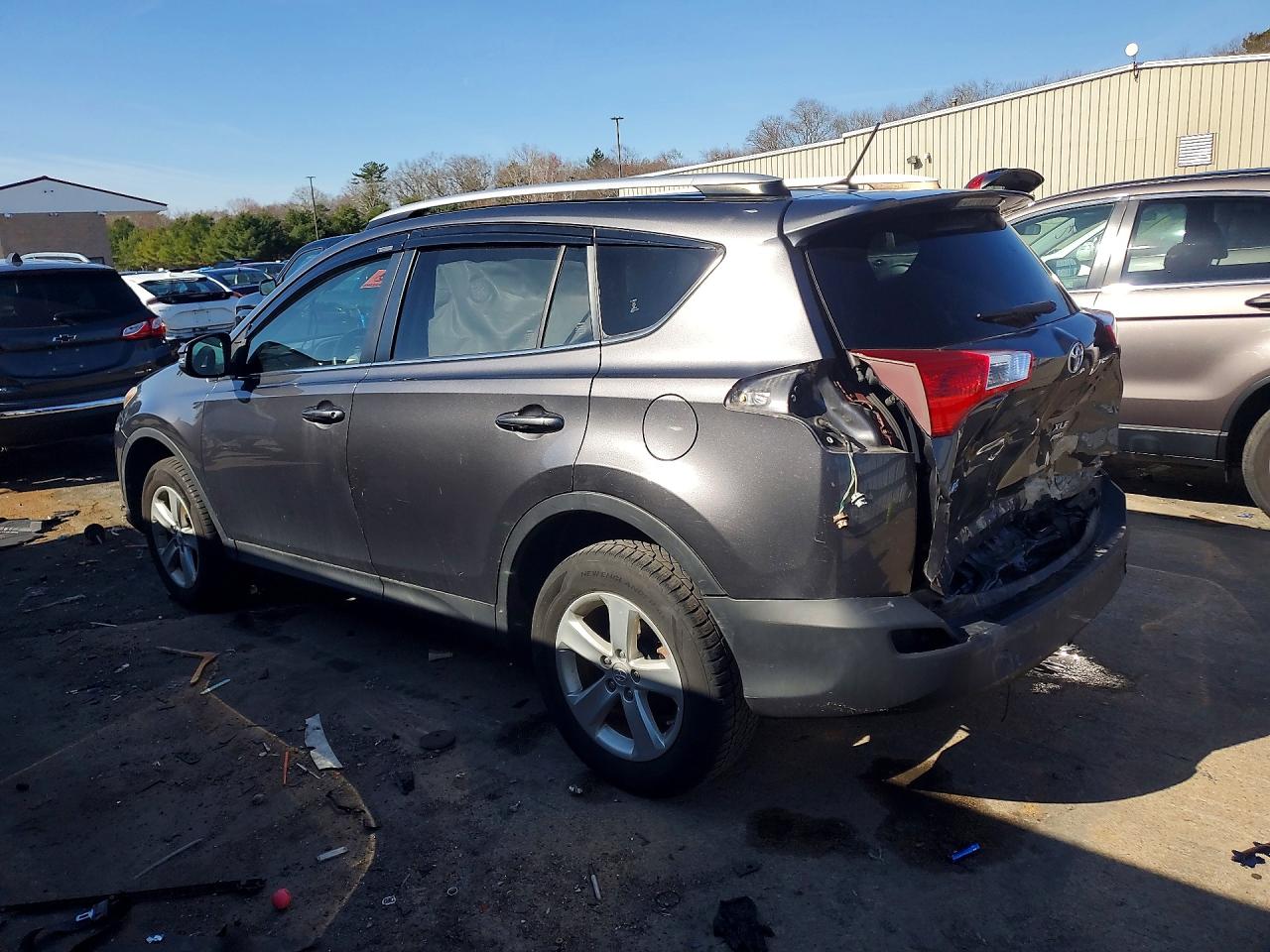 2014 TOYOTA RAV4 XLE photo 4