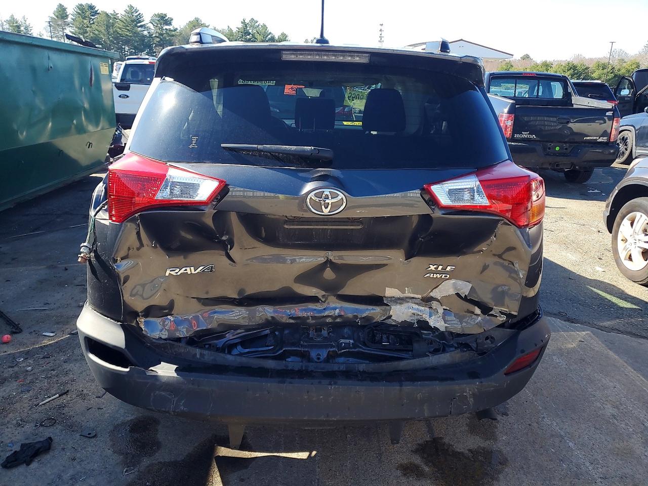 2014 TOYOTA RAV4 XLE photo 16