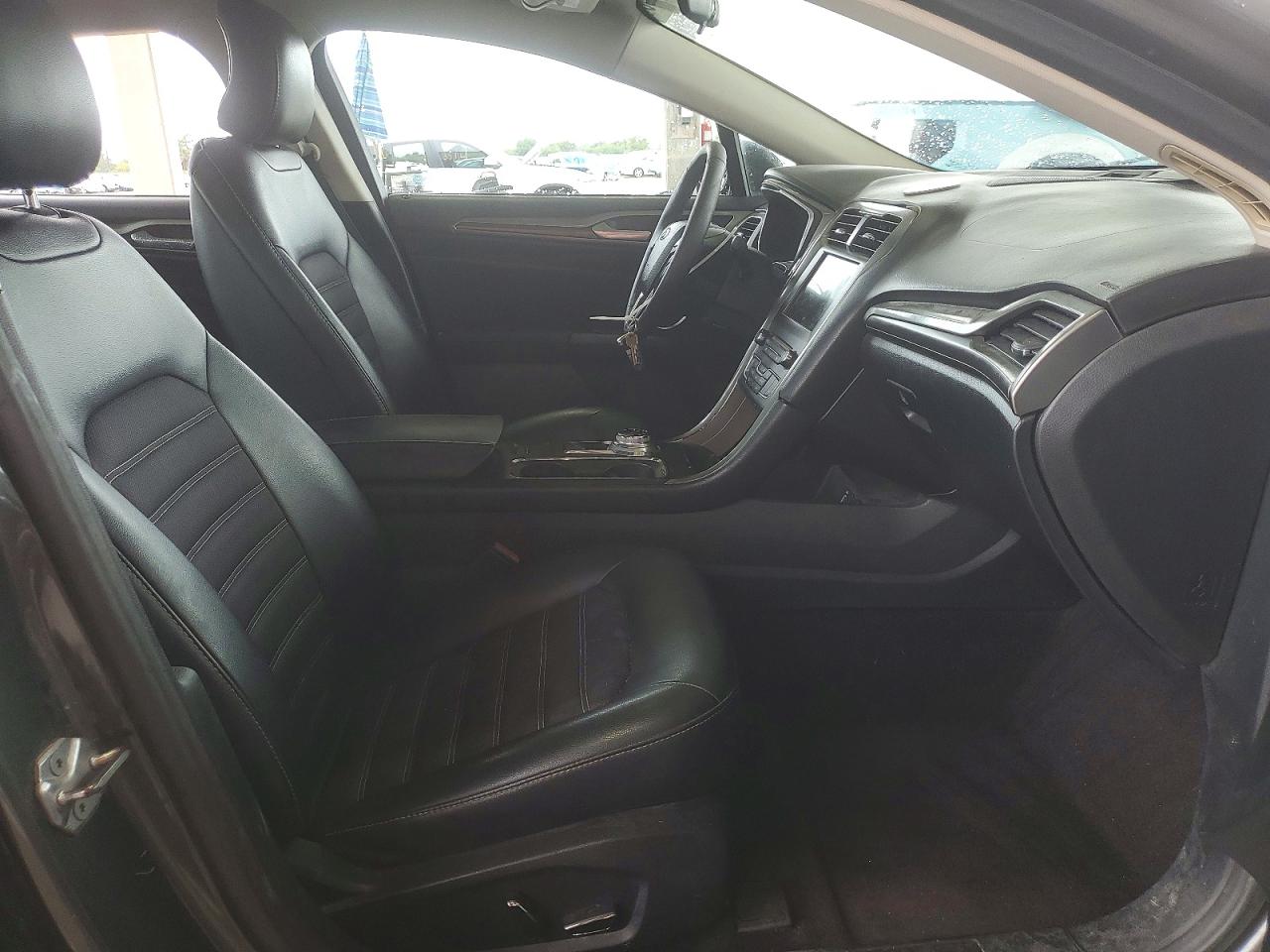 2017 FORD FUSION SE photo 7