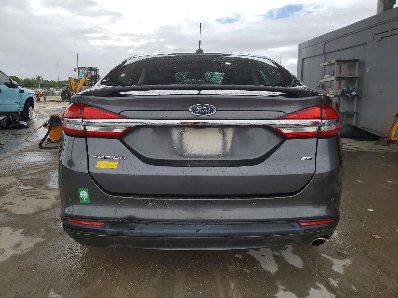 2017 FORD FUSION SE photo 6