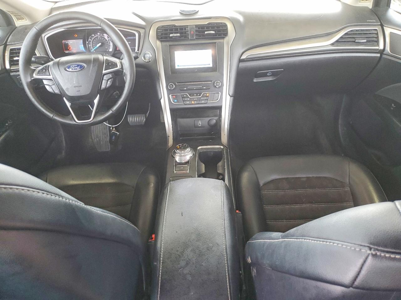2017 FORD FUSION SE photo 8