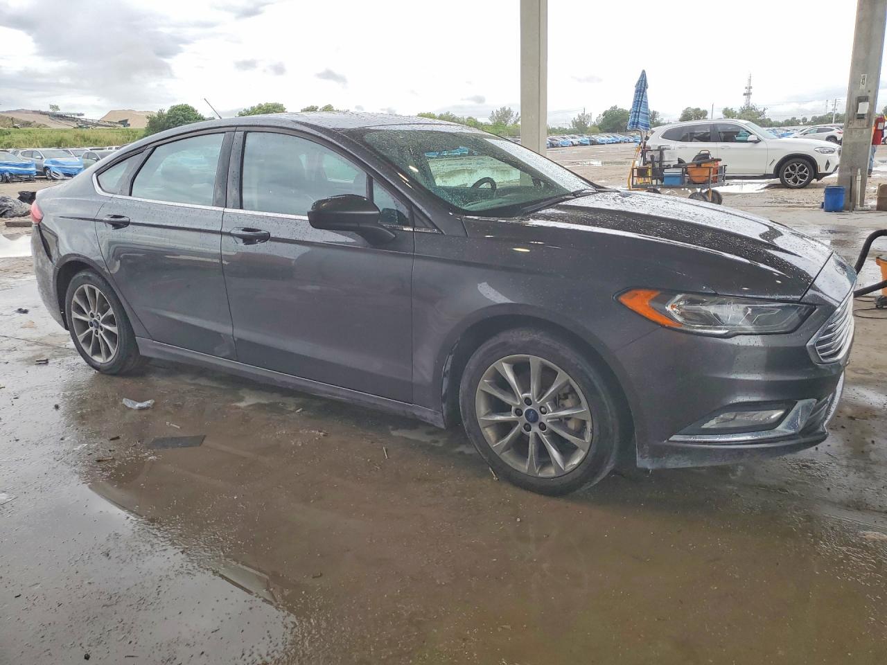 2017 FORD FUSION SE photo 4