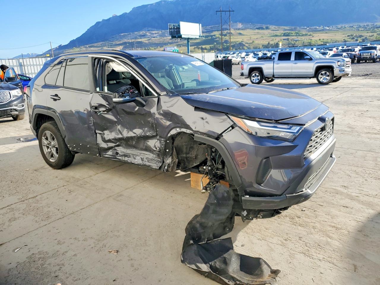 2024 TOYOTA RAV4 XLE photo 7