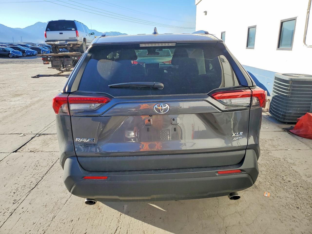 2024 TOYOTA RAV4 XLE photo 11