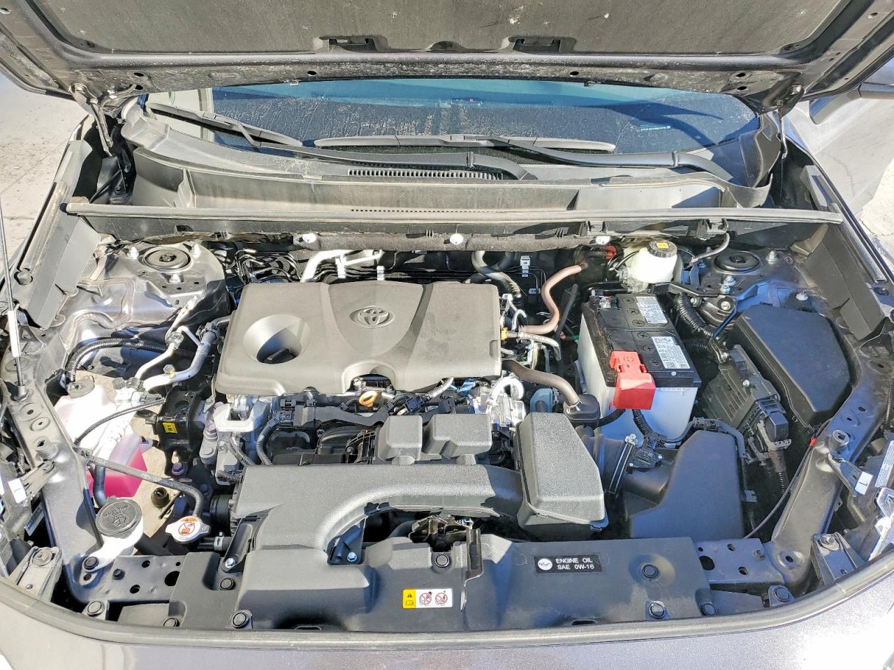 2024 TOYOTA RAV4 XLE photo 21