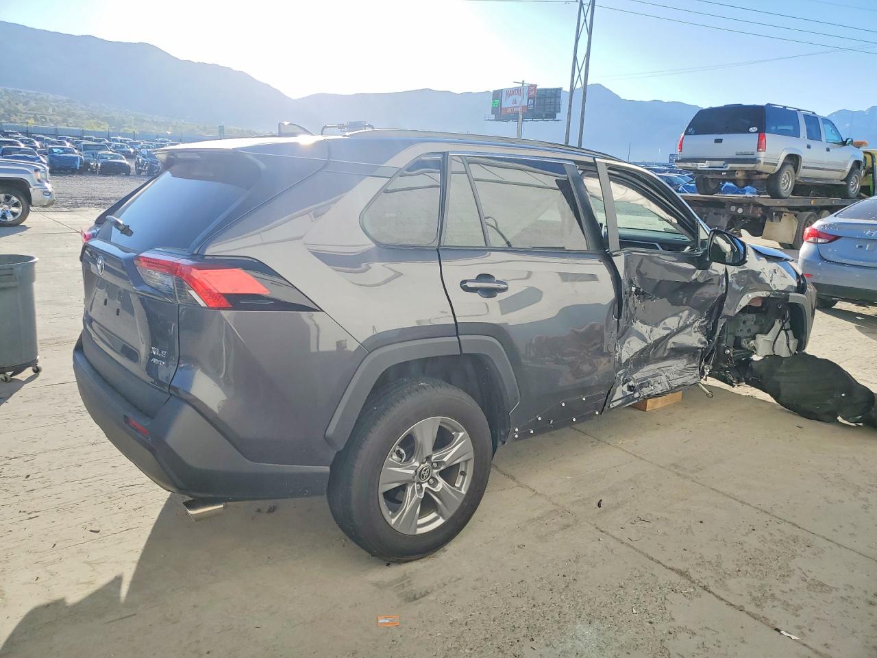 2024 TOYOTA RAV4 XLE photo 5