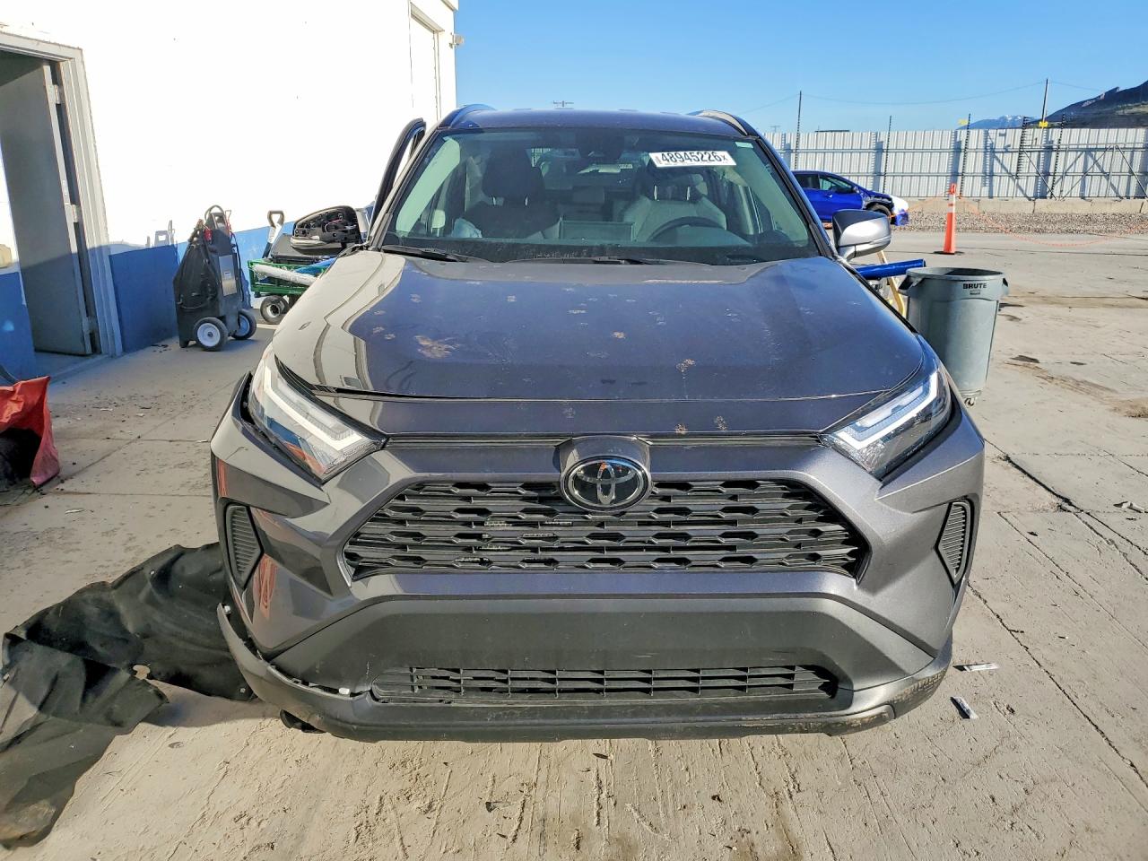 2024 TOYOTA RAV4 XLE photo 9