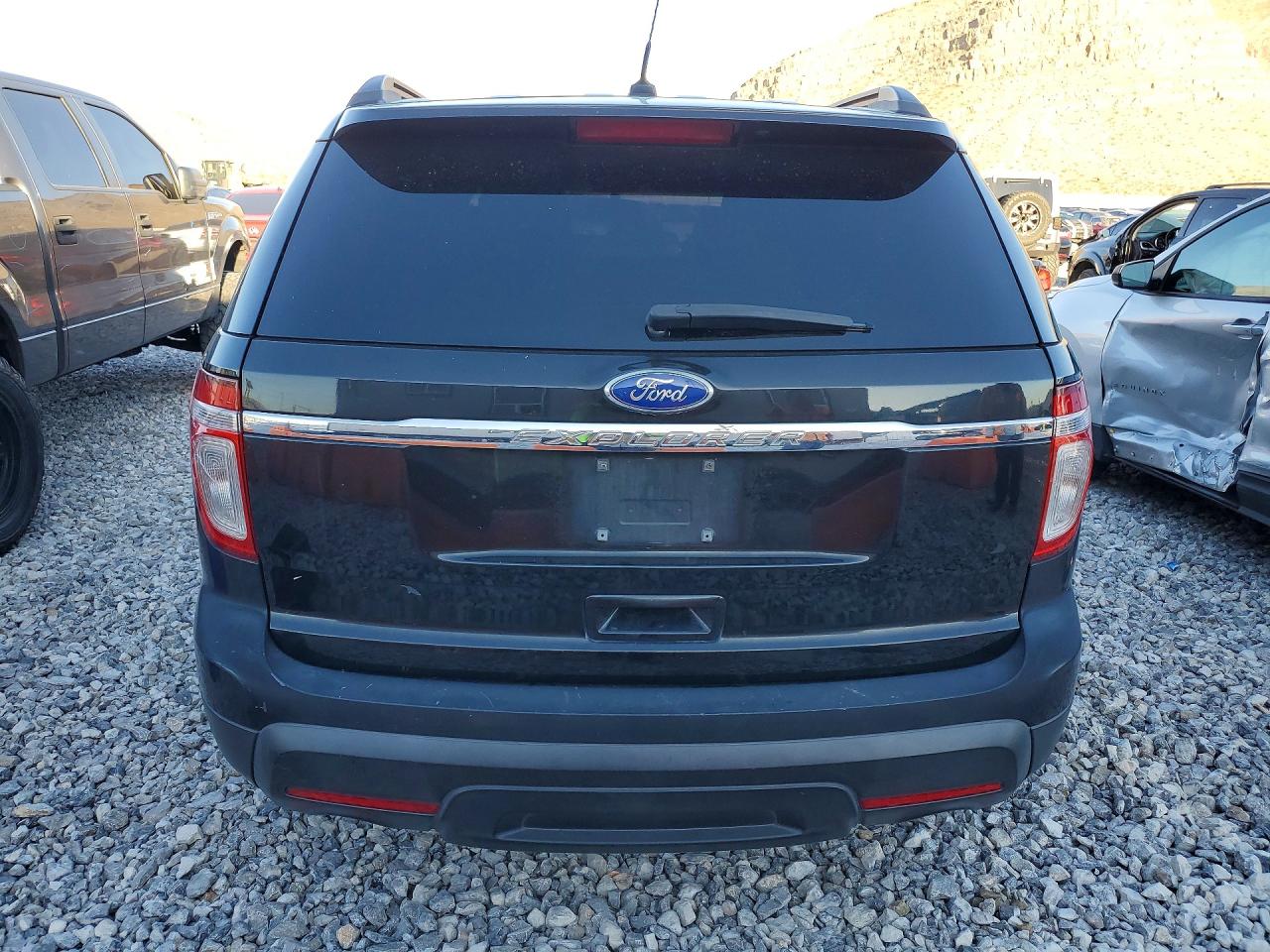 2011 FORD EXPLORER photo 16