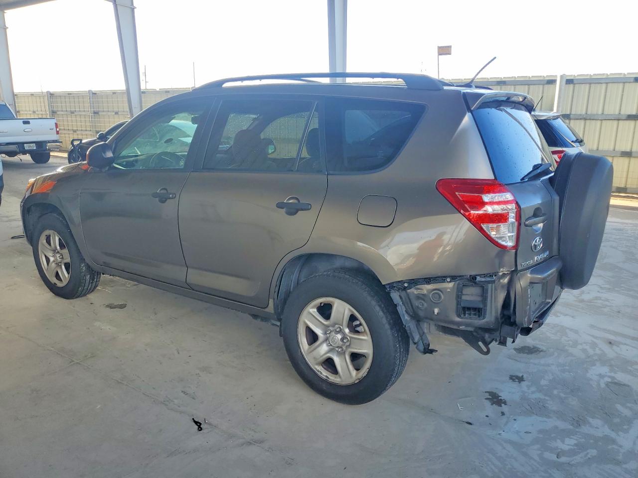 2010 TOYOTA RAV4 BASE photo 3