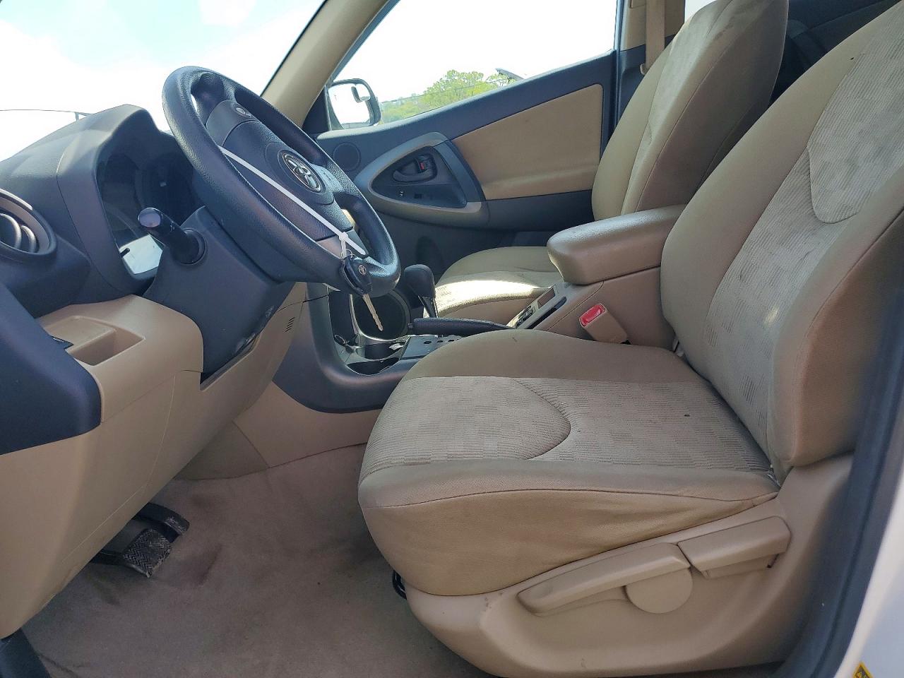 2010 TOYOTA RAV4 BASE photo 7