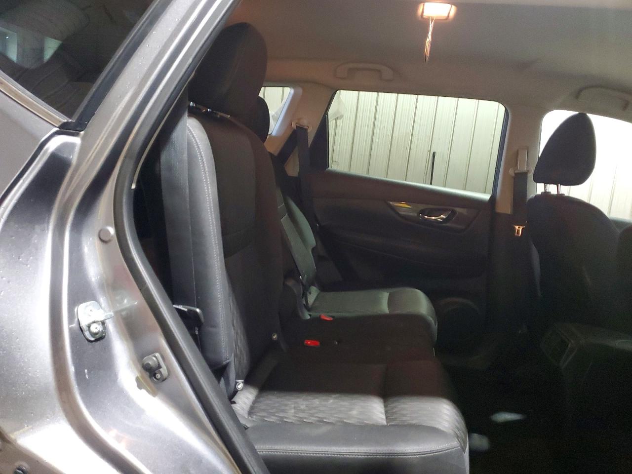 2018 NISSAN ROGUE SV photo 21