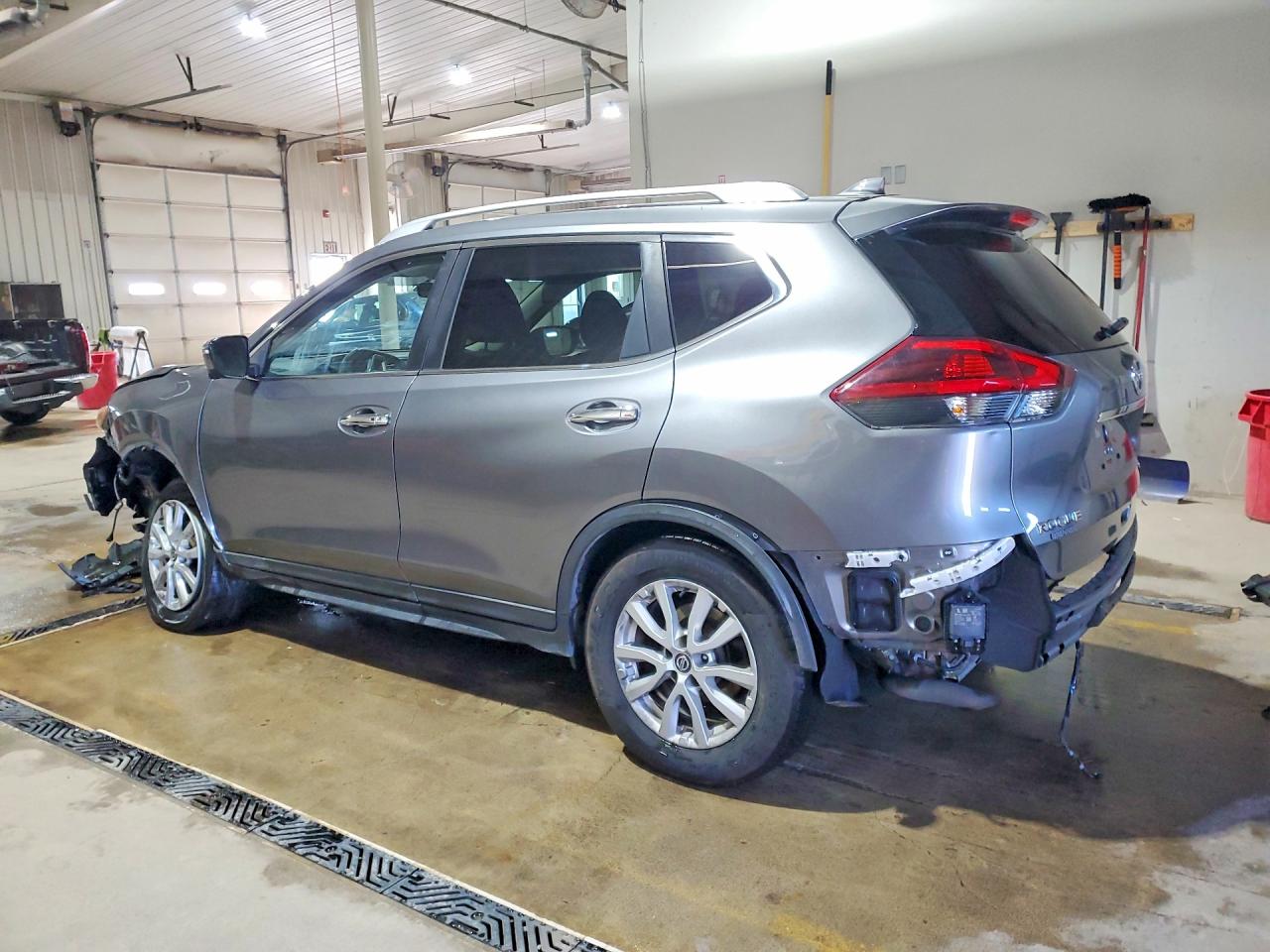 2018 NISSAN ROGUE SV photo 3