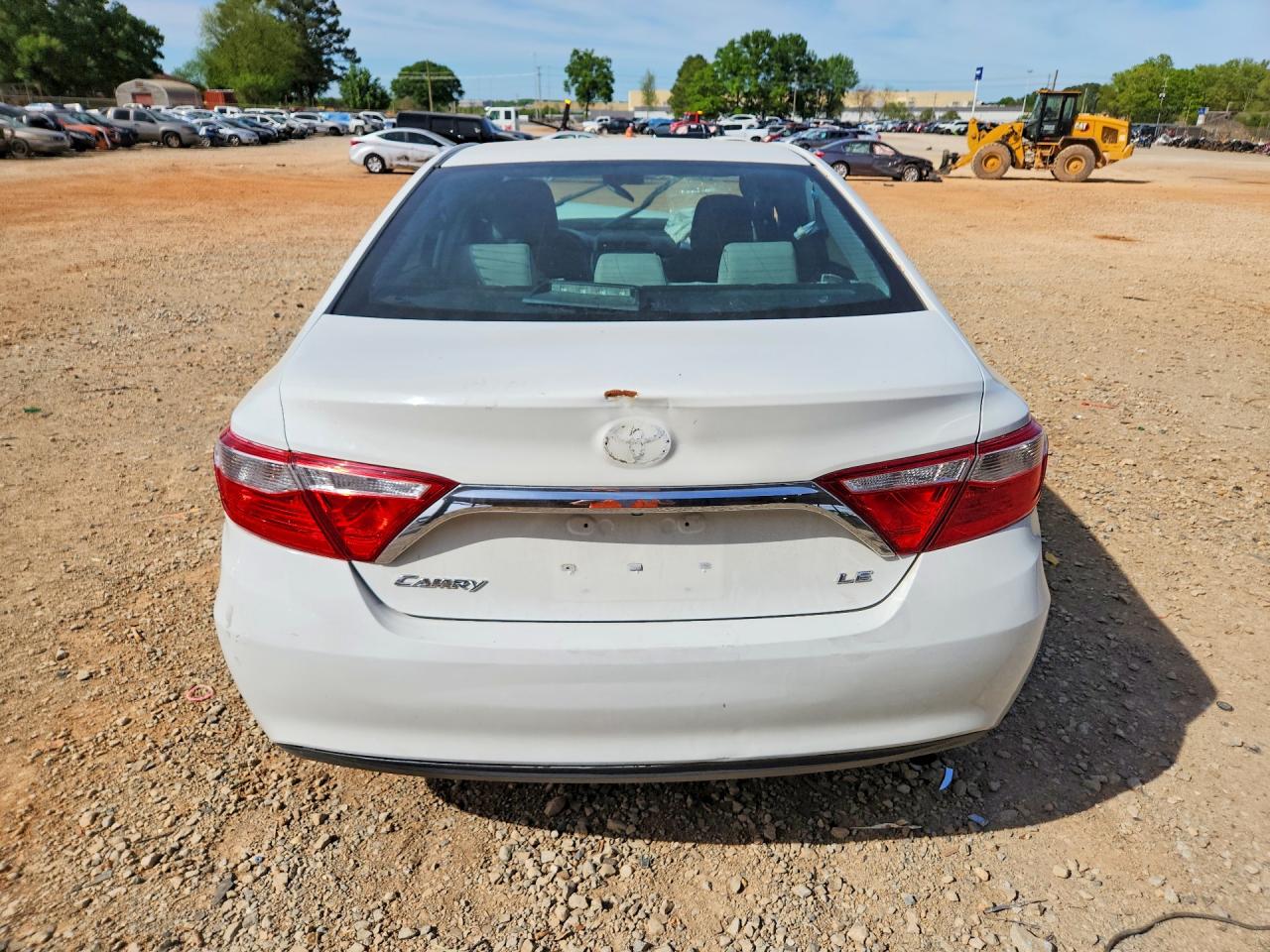2015 TOYOTA CAMRY LE photo 11