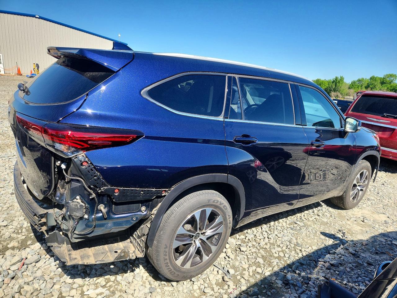 2022 TOYOTA HIGHLANDER XLE photo 5