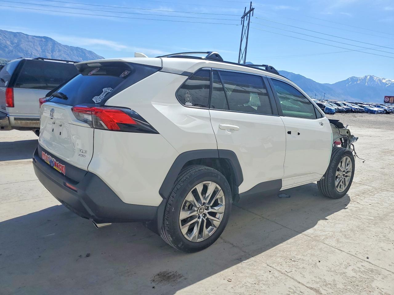 2021 TOYOTA RAV4 XLE PREMIUM photo 7
