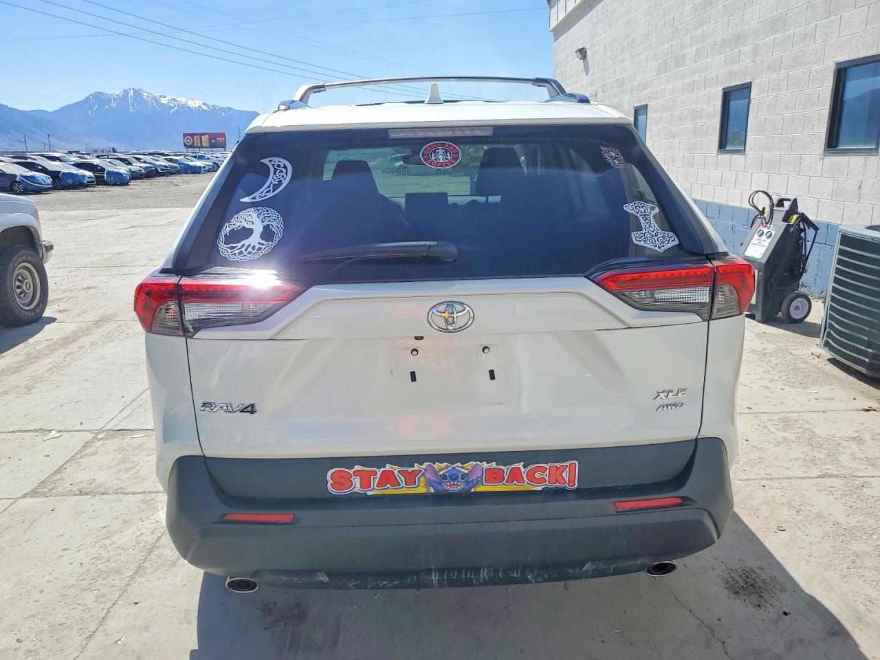 2021 TOYOTA RAV4 XLE PREMIUM photo 16