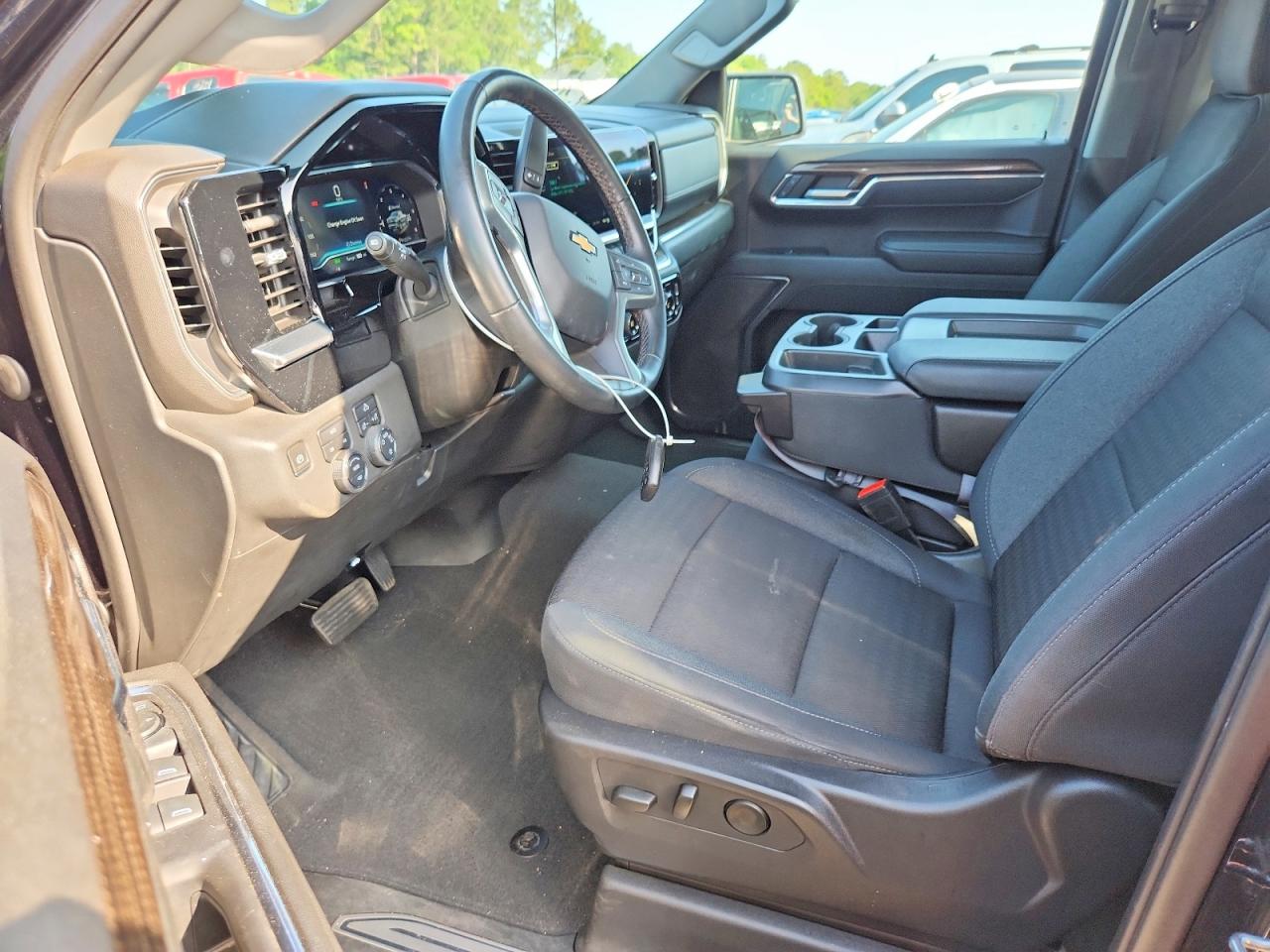 2023 CHEVROLET SILVERADO K1500 LT photo 13
