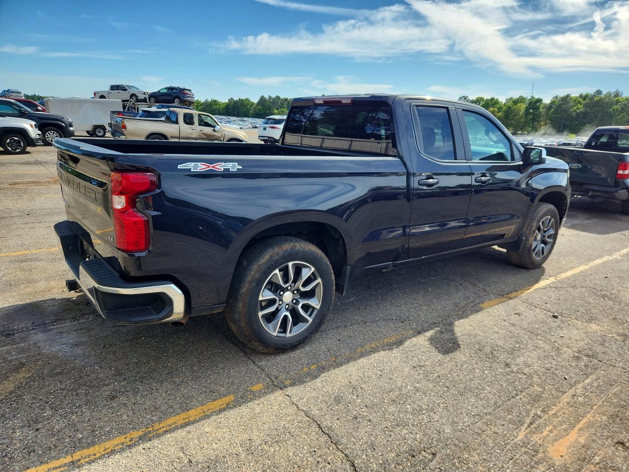 2023 CHEVROLET SILVERADO K1500 LT photo 5