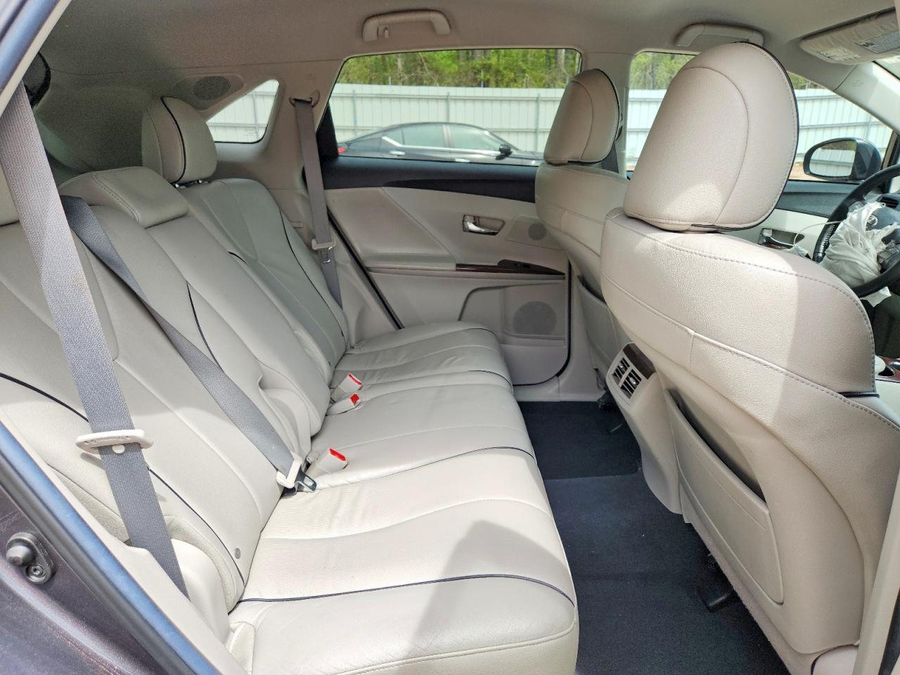 2012 TOYOTA VENZA XLE photo 31