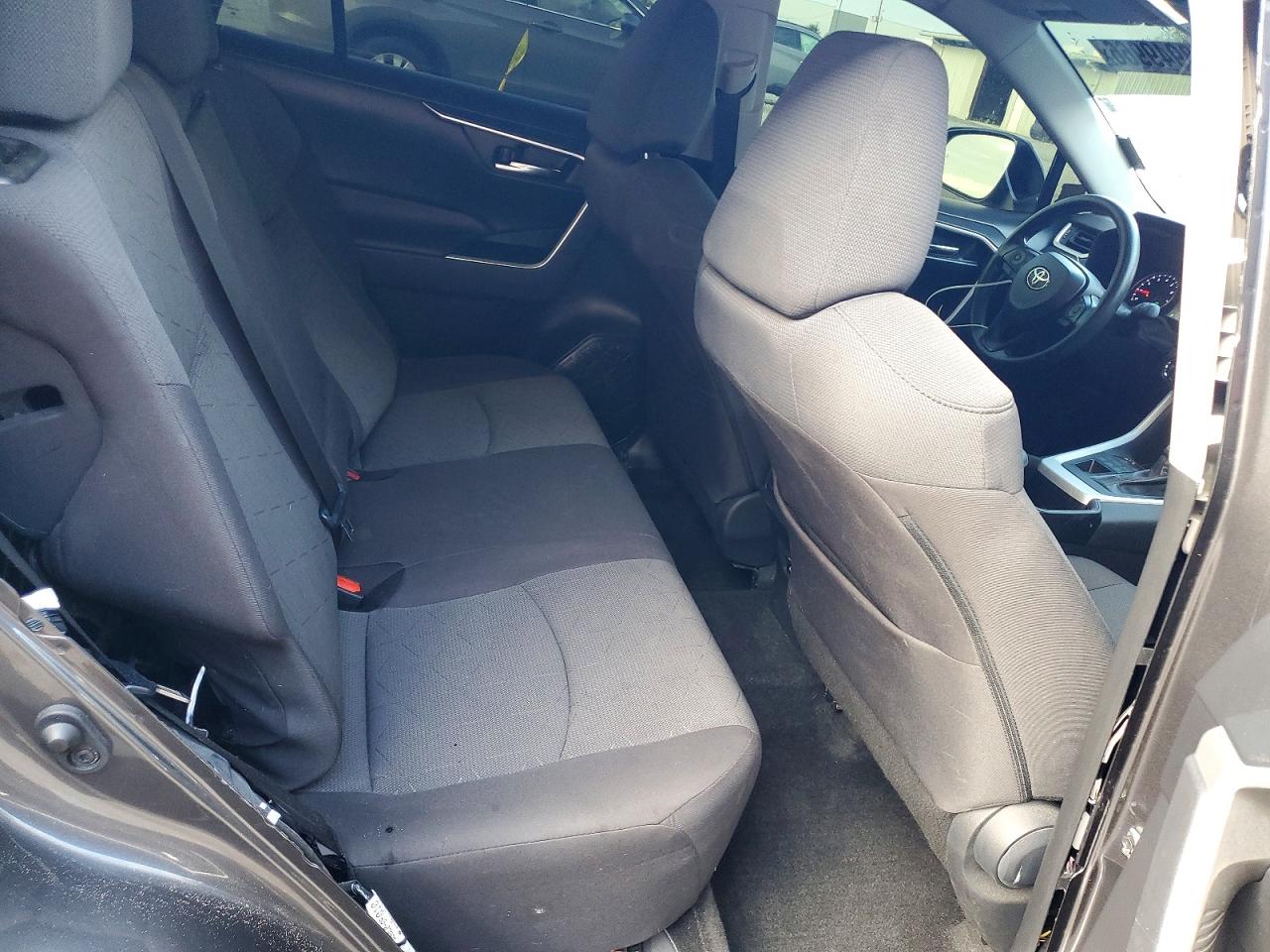 2022 TOYOTA RAV4 XLE photo 21