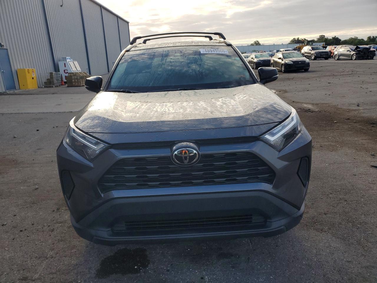2022 TOYOTA RAV4 XLE photo 9