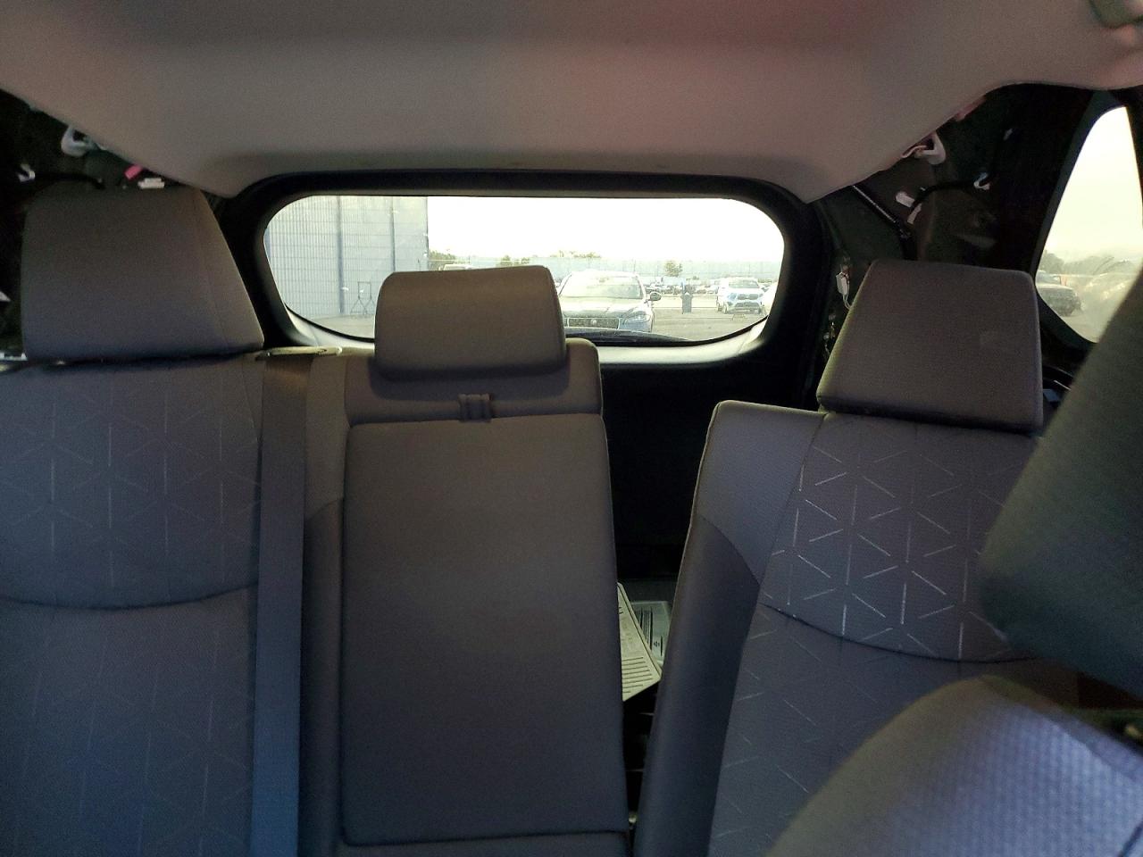 2022 TOYOTA RAV4 XLE photo 19