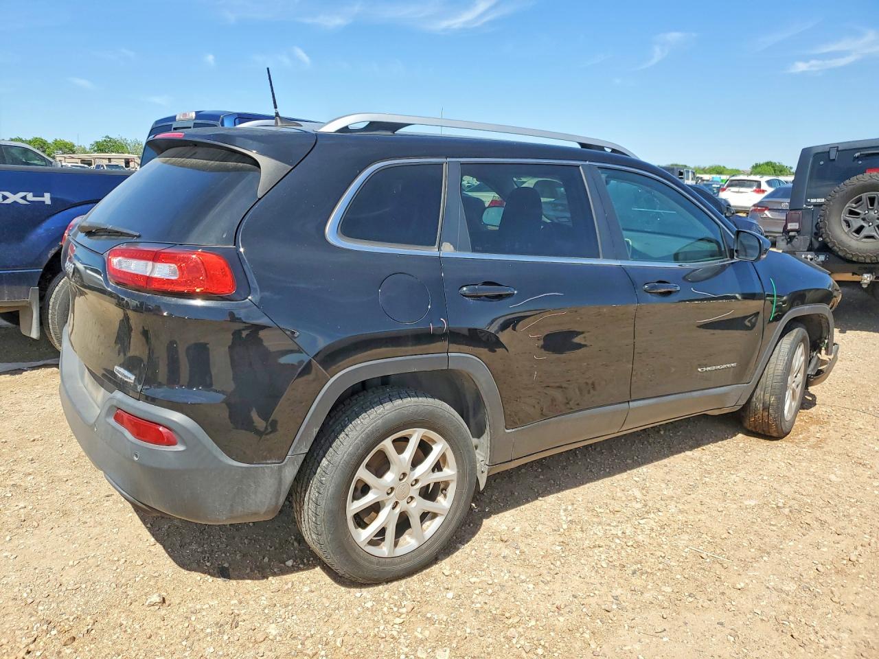 2017 JEEP CHEROKEE LATITUDE photo 5