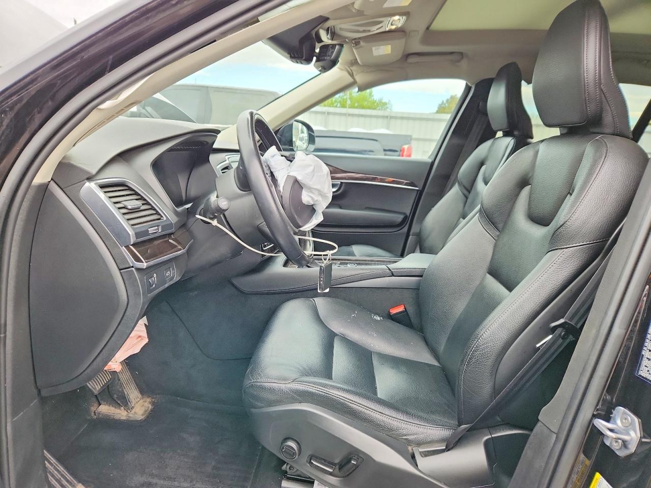 2019 VOLVO XC90 T6 MOMENTUM photo 7