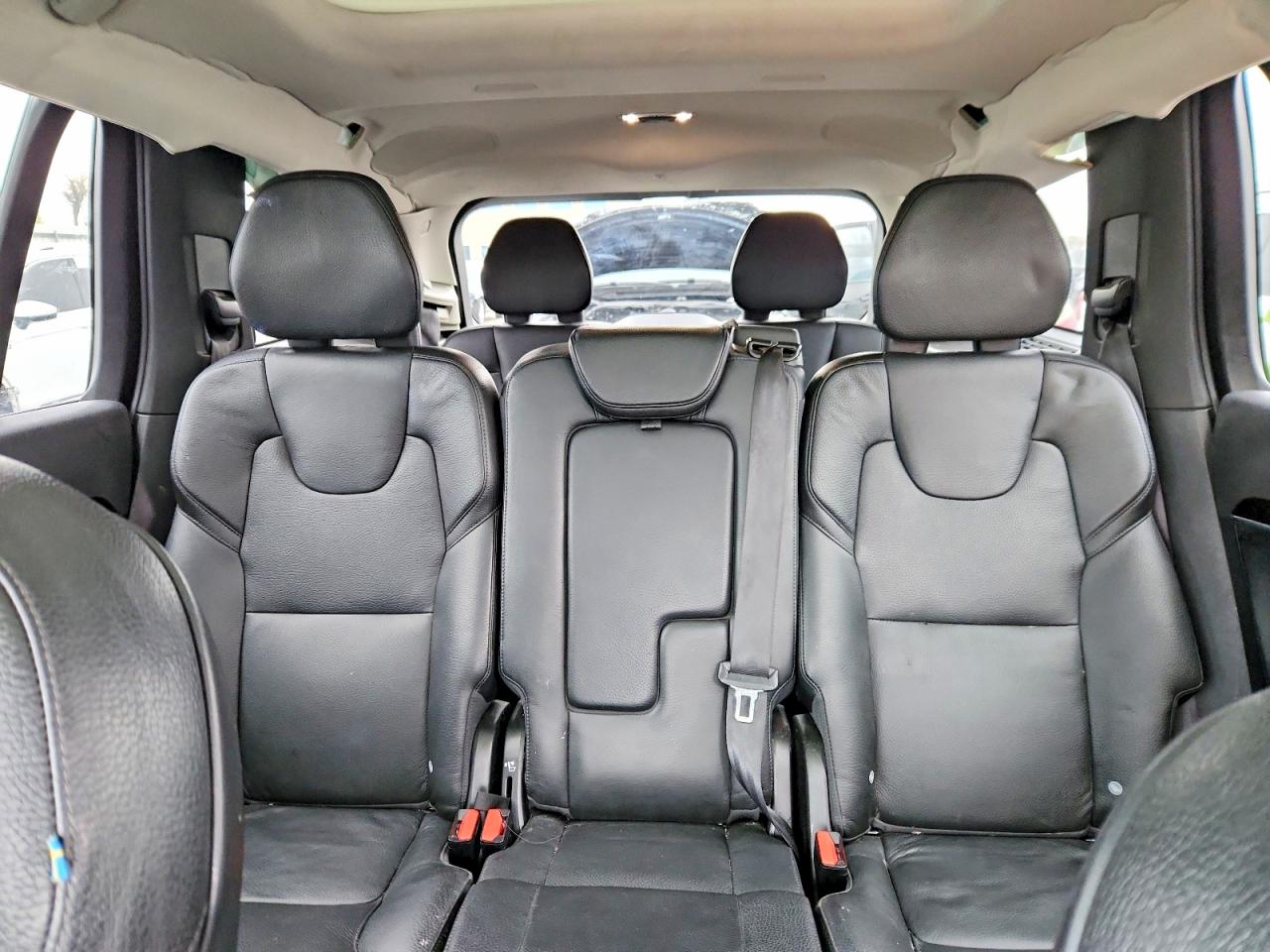 2019 VOLVO XC90 T6 MOMENTUM photo 10