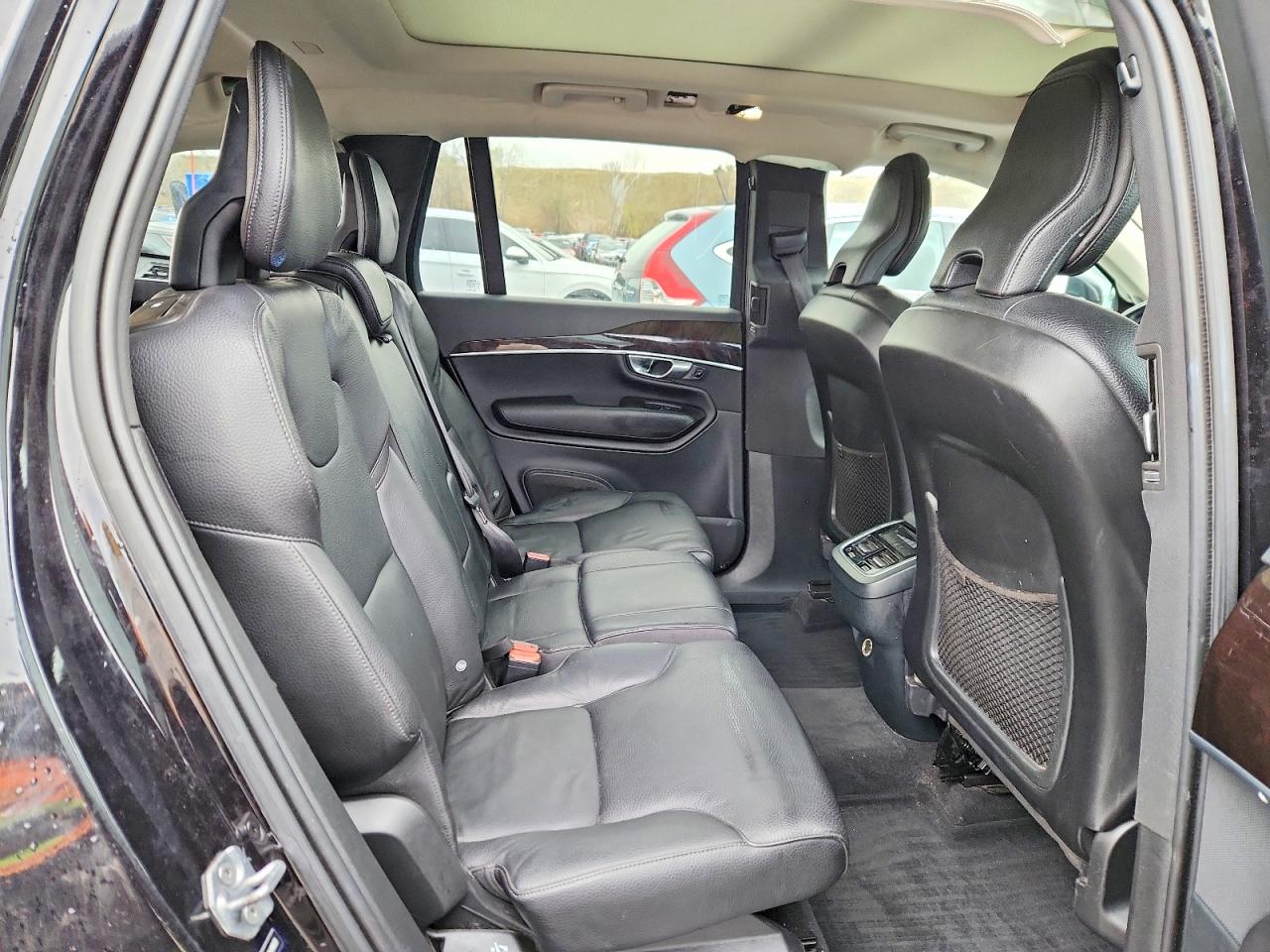 2019 VOLVO XC90 T6 MOMENTUM photo 11