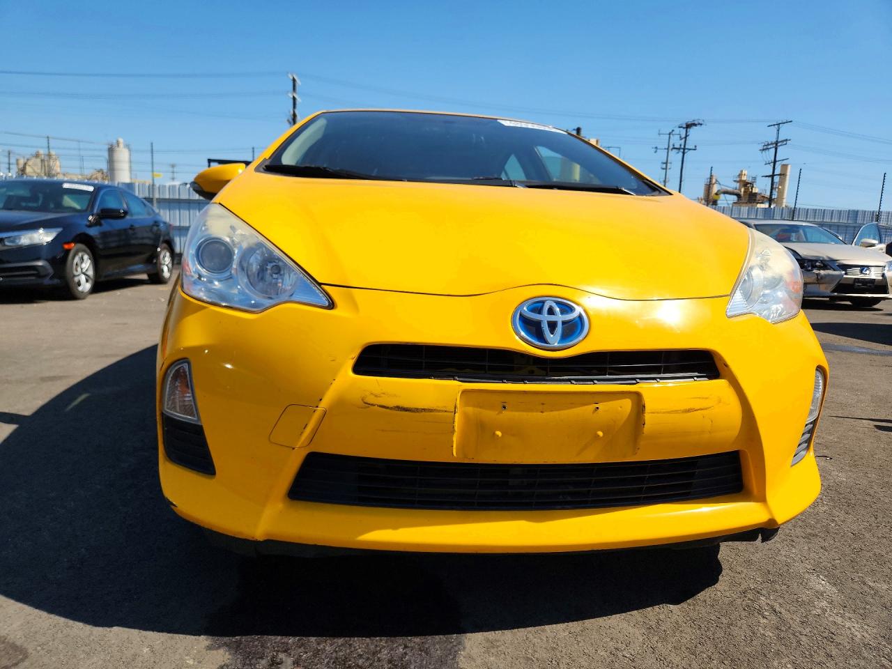 2014 TOYOTA PRIUS photo 5