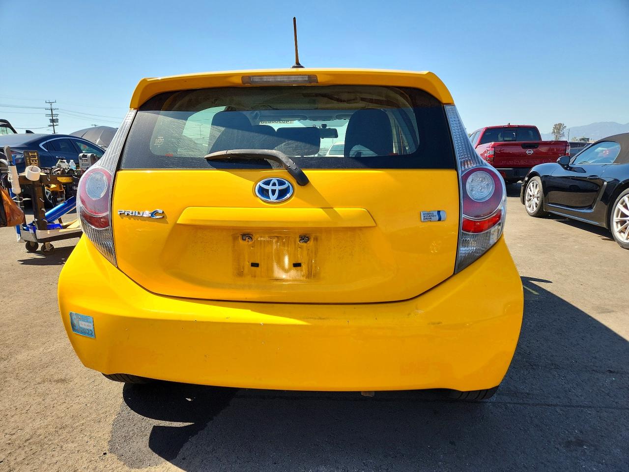 2014 TOYOTA PRIUS photo 6