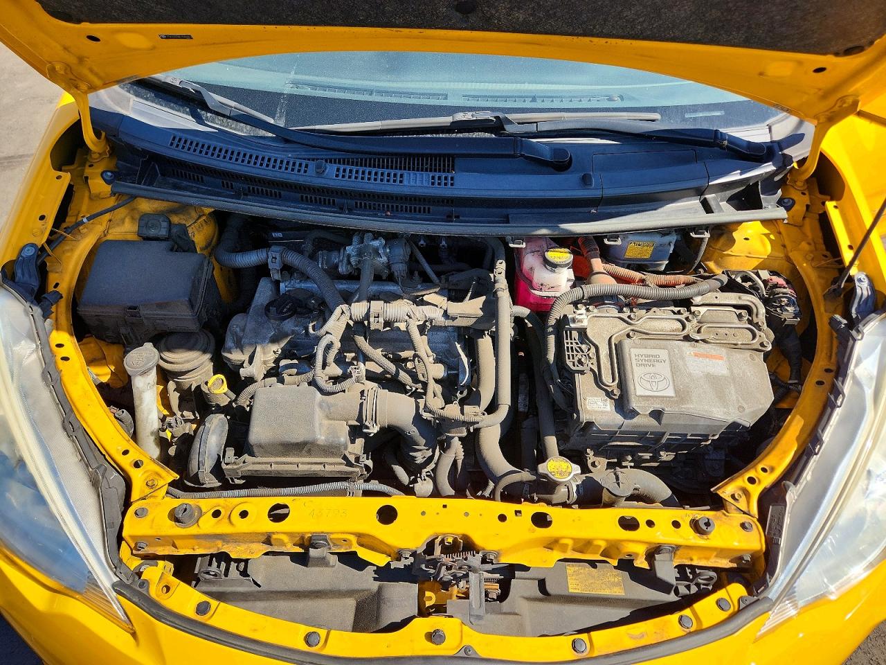 2014 TOYOTA PRIUS photo 11