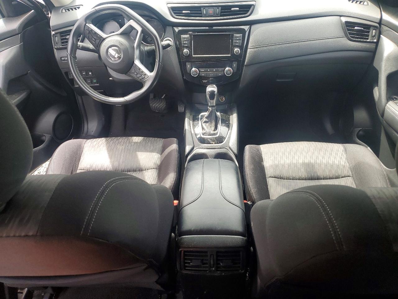 2018 NISSAN ROGUE SV photo 8