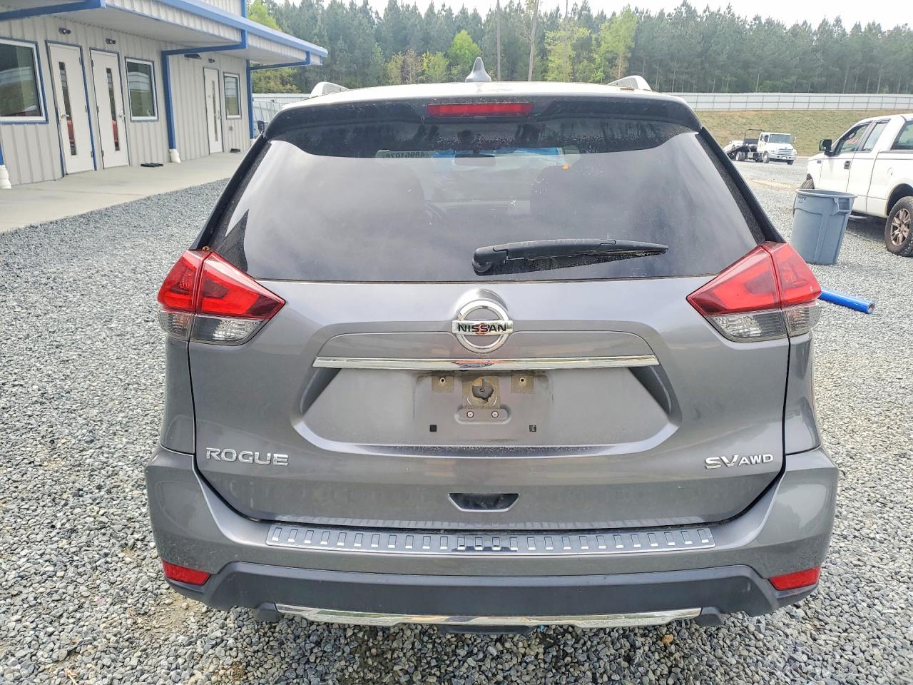 2018 NISSAN ROGUE SV photo 6
