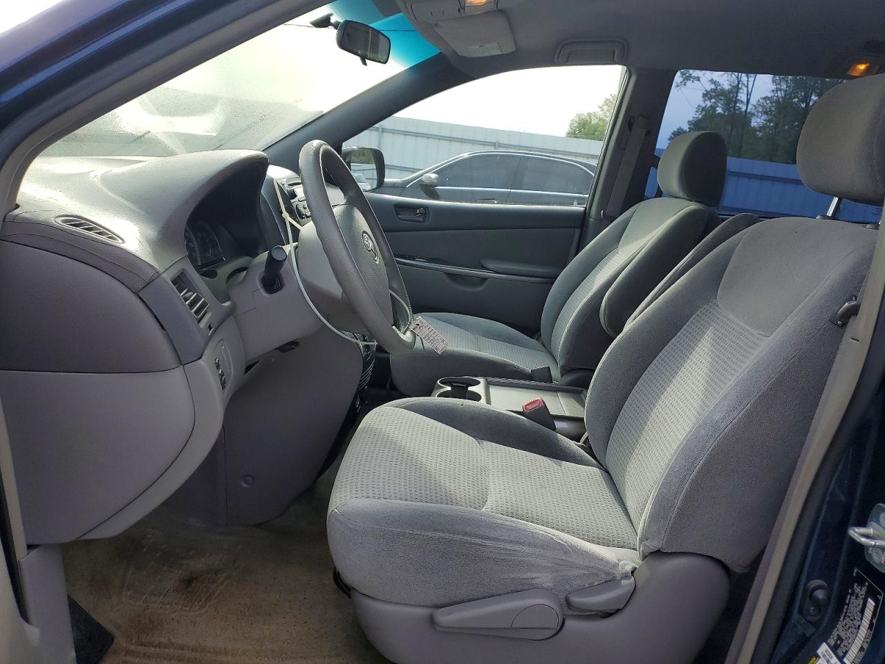 2007 TOYOTA SIENNA CE 7-PASSENGER photo 7