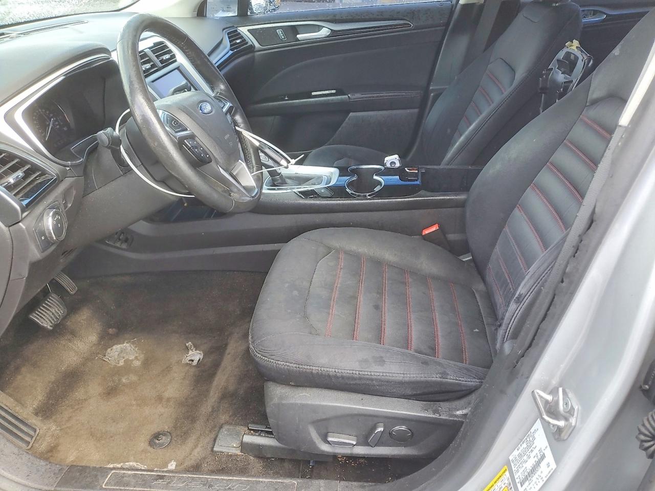 2015 FORD FUSION SE photo 19