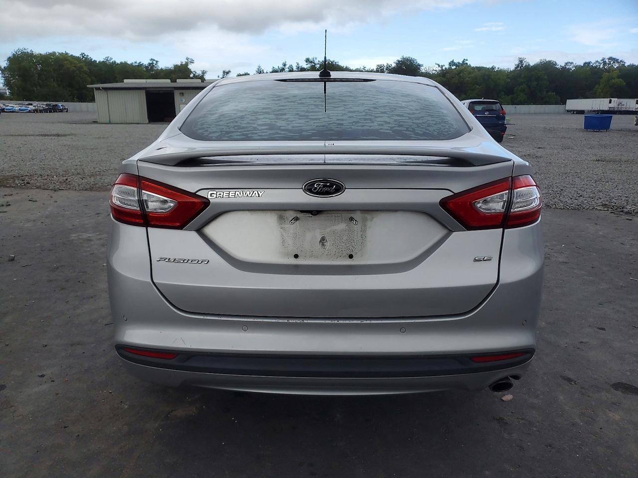 2015 FORD FUSION SE photo 16