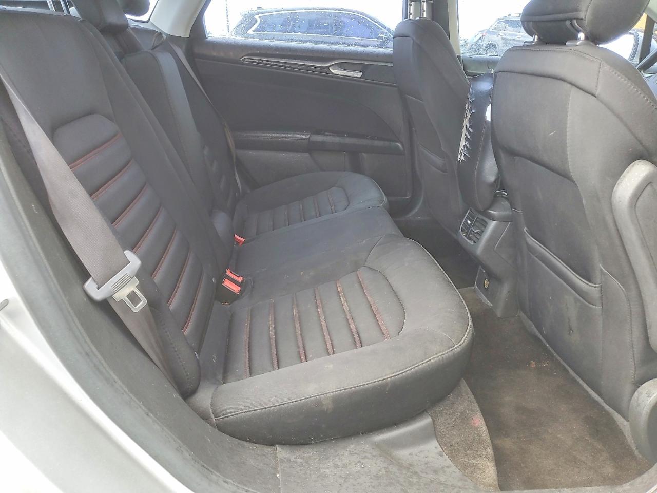2015 FORD FUSION SE photo 28