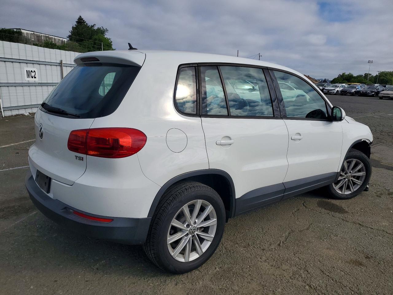 2017 VOLKSWAGEN TIGUAN S photo 7