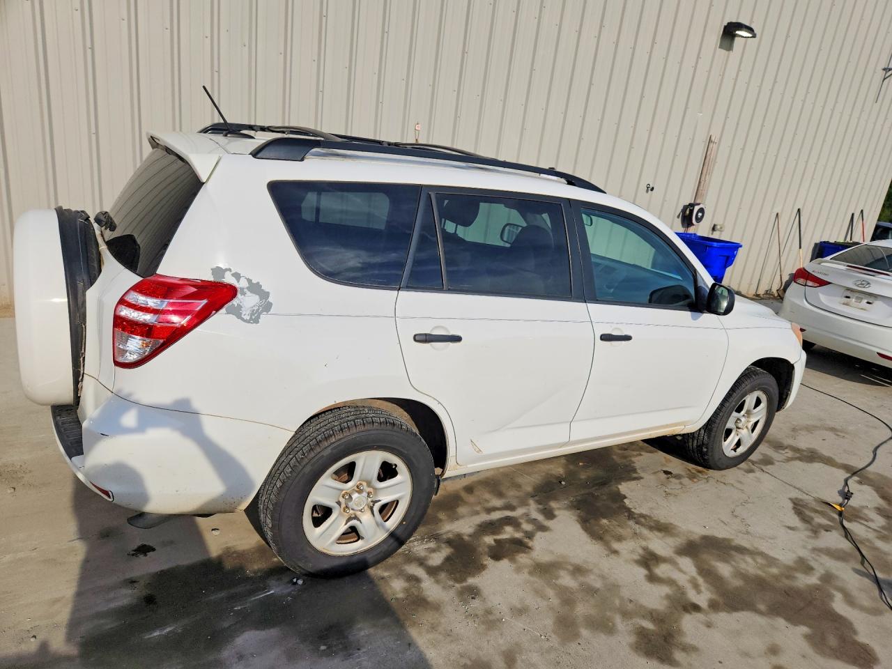 2011 TOYOTA RAV4 BASE photo 5